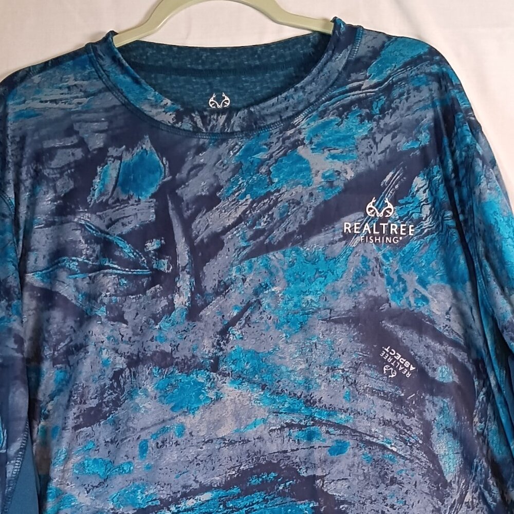 Realtree Fishing Shirt Size 2XL. Super light for SPF coverage Unisex